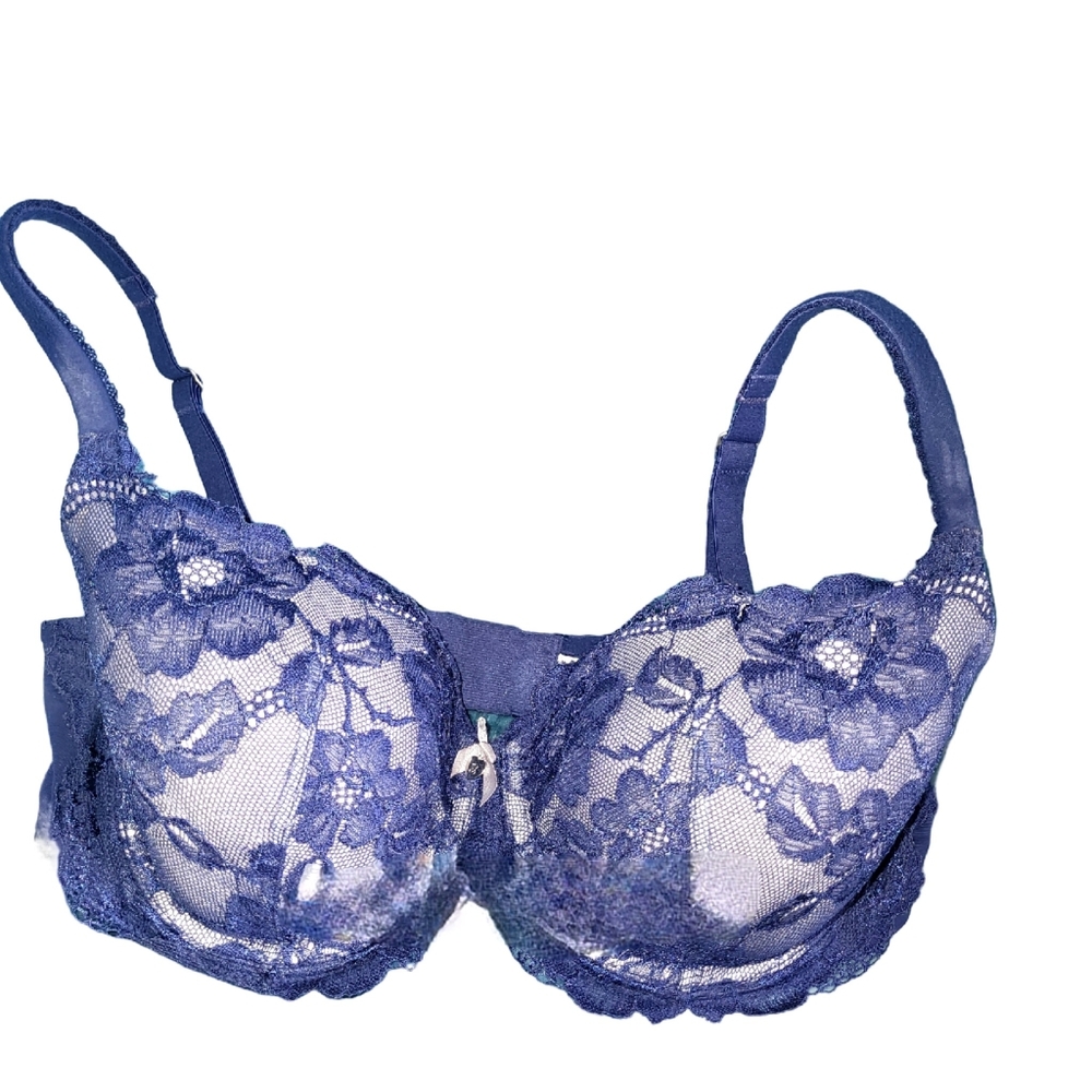 Victoria's Secret Blue Lace Underwire Bra